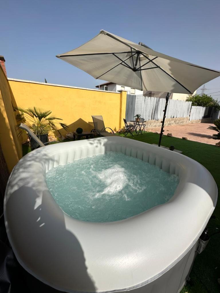 Casa Salud Bed & Breakfast Piera Luaran gambar